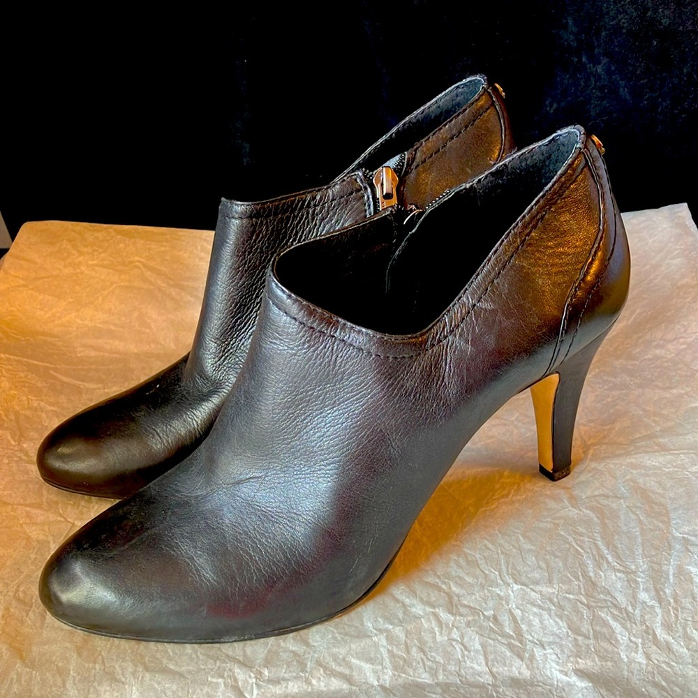 Vince Camuto "Vala" Black Soft Leather high heel Ankle Boots Size 9 US 39 EU zip